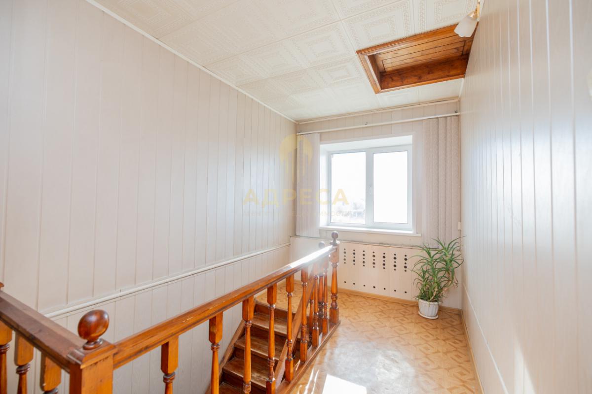 Продаём просторный и надёжный двухэтажный дом для большой семьи. - имени 9 Января