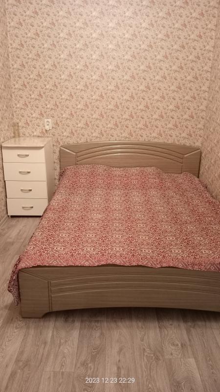 Сдаётся 2-х комнатная квартира на длительный срок с мебелью по ул. - Новотроицк