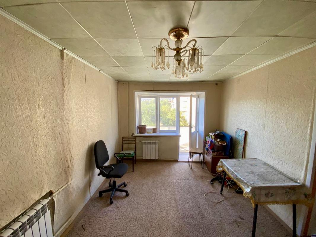 Продается тёплая 1-к квартира, по адресу Комарова 8а, на 3 этаже четырехэтажного блочного дома. - Новотроицк