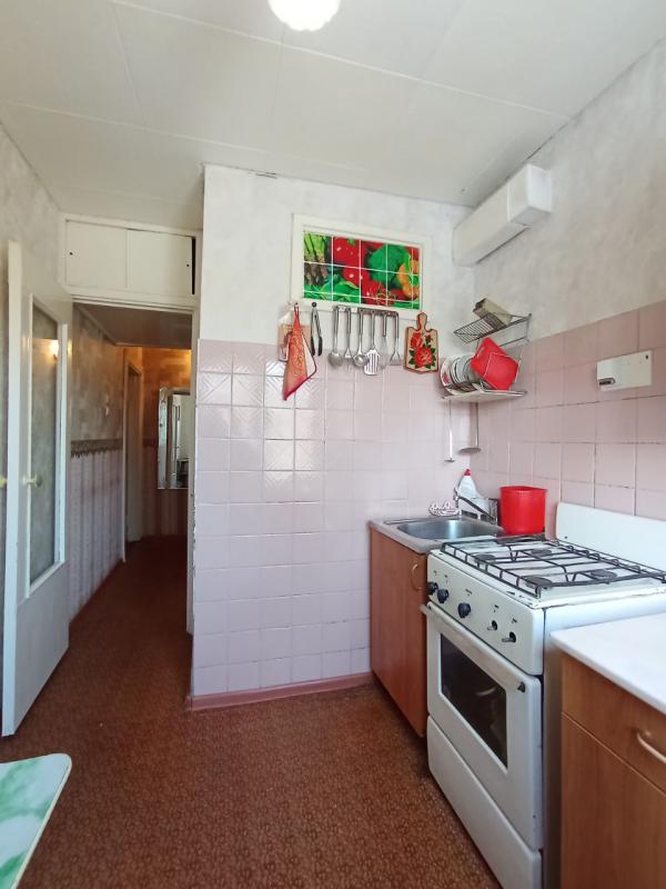 Продается  2-комнатная квартира по адресу:  г. - Новотроицк