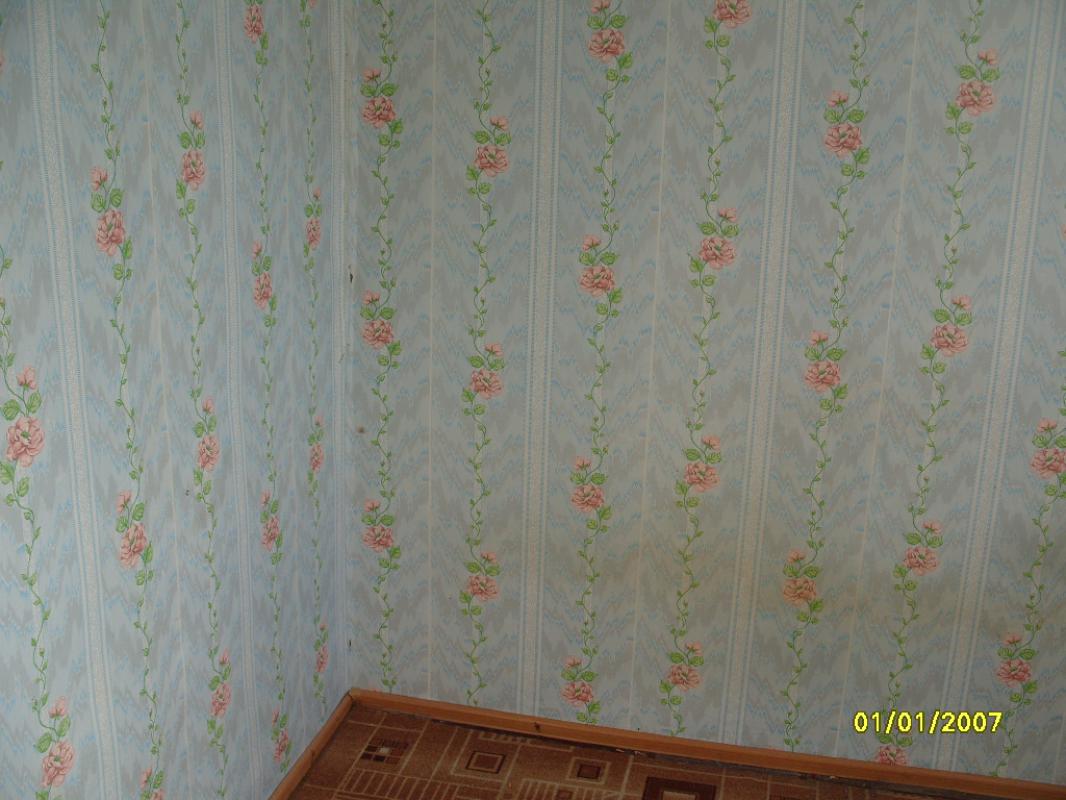 сдам  на длительный срок  трехкомнатную  квартиру -маломерку, очень теплая , есть  диван , холодильн - Новотроицк