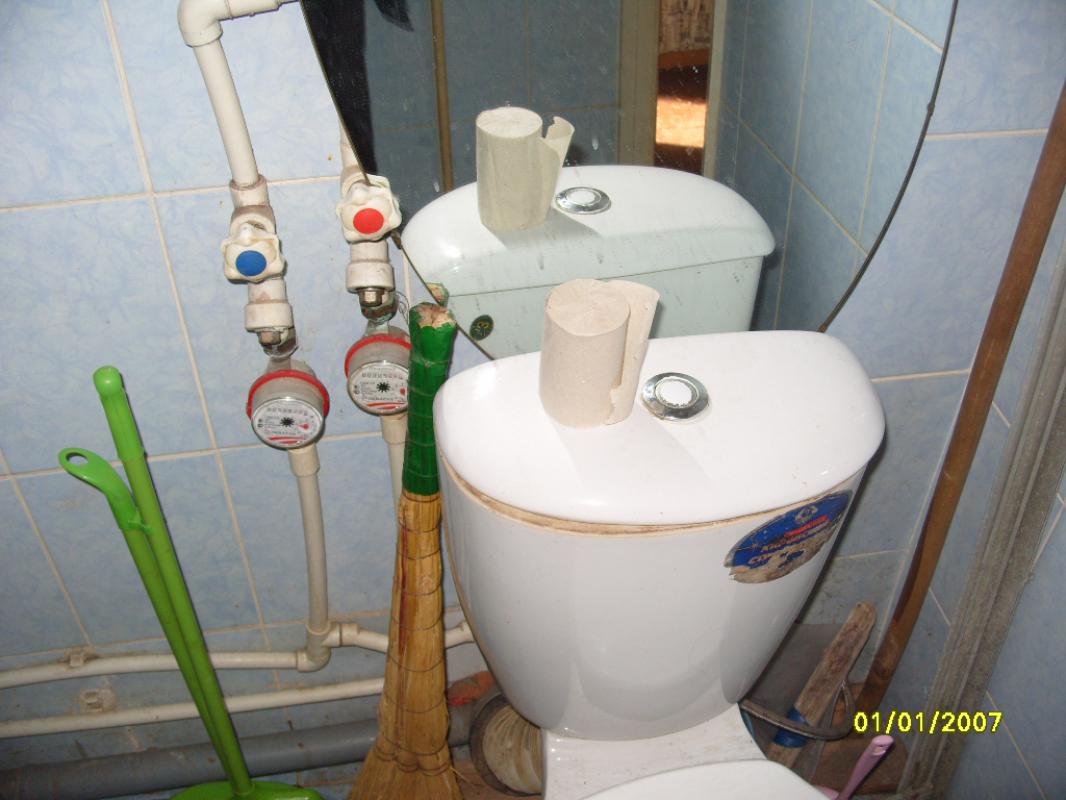 сдам  на длительный срок  трехкомнатную  квартиру -маломерку, очень теплая , есть  диван , холодильн - Новотроицк