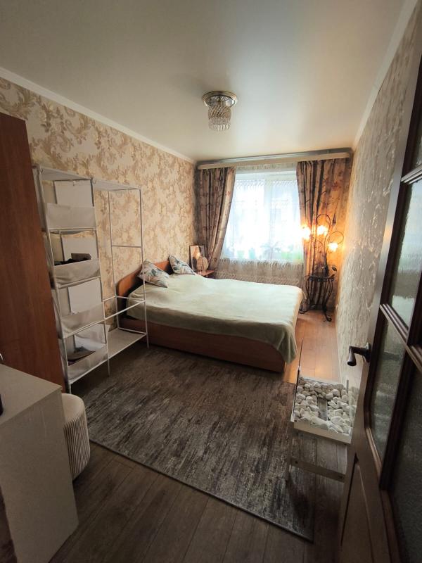 Продам 3х комнатную квартиру в центре города, в шаговой доступности магазины Магнит, Пятёрочка, Крас - Орск