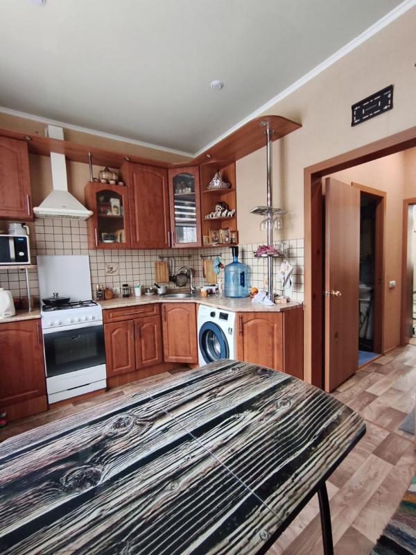 Продается 2-комнатная квартира по адресу: г. - Новотроицк