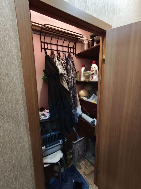 Продается 2-комнатная квартира по адресу: г. - Новотроицк