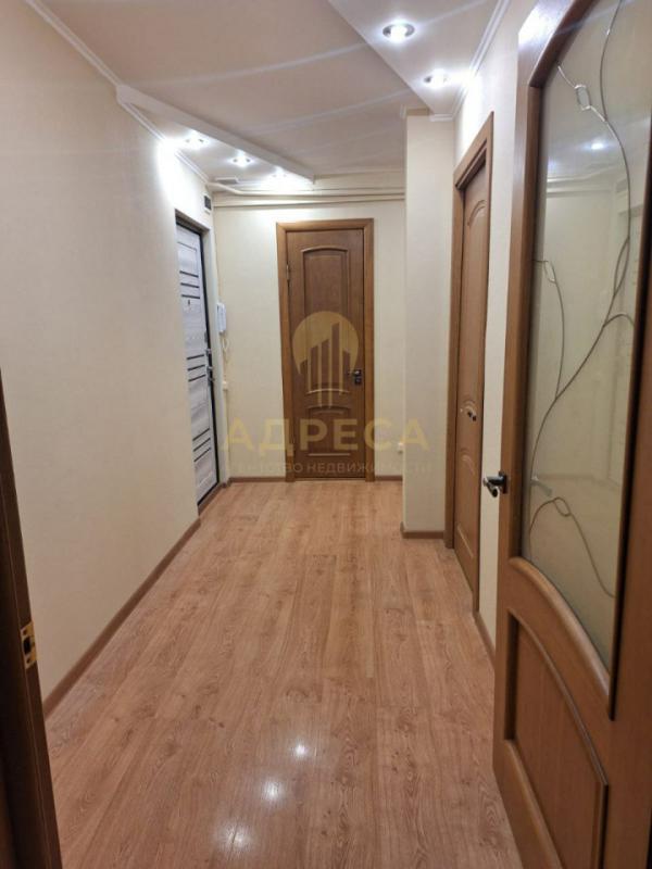 ПРЕДЛАГАЕМ ВАШЕМУ ВНИМАНИЮ ПРОСТОРНУЮ И УЮТНУЮ ДВУХКОМНАТНУЮ КВАРТИРУ! - Оренбург