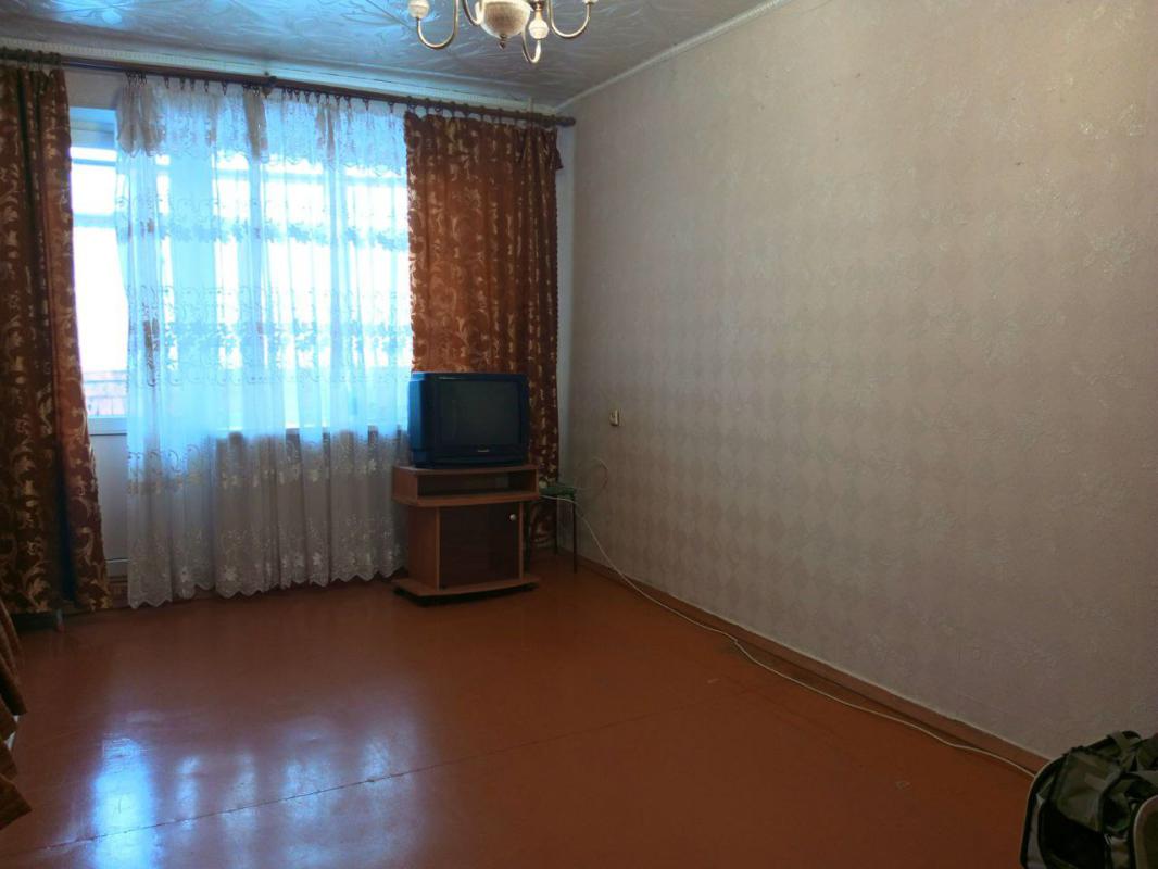 Продается двухкомнатная квартира по адресу г. - Новотроицк