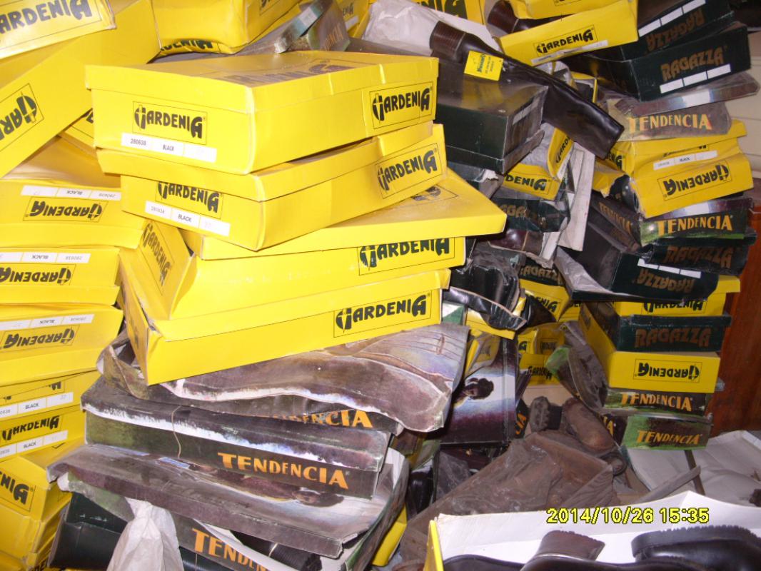 продам теплые нескользящие  женские  сапоги, остались только 36 и 37 размер - Новотроицк