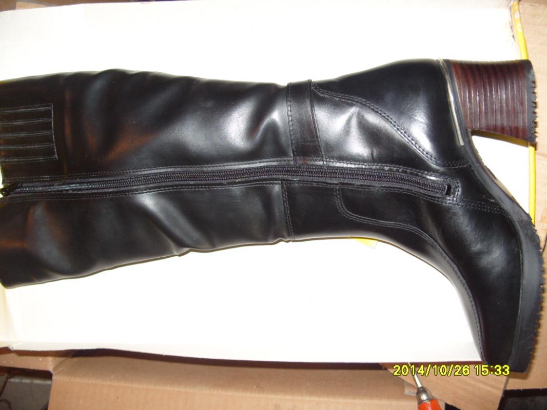 продам теплые нескользящие  женские  сапоги, остались только 36 и 37 размер - Новотроицк