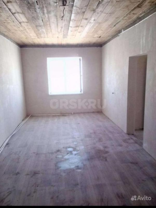 Вашему вниманию представлен прекрасный частный дом, расположенный по адресу Адамовский район, посёло - 1