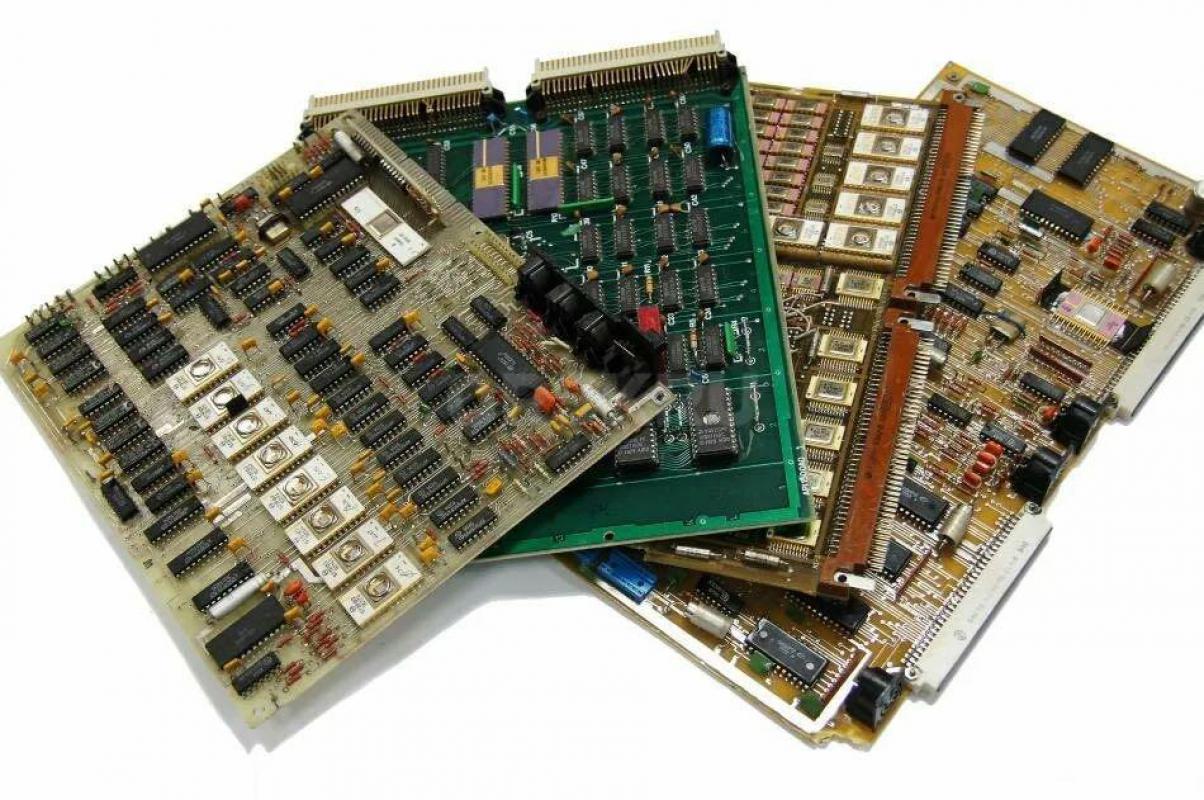 Покупаем платы дорого, оргтехнику, серебро техническое самые высокие цены в городе! - Орск