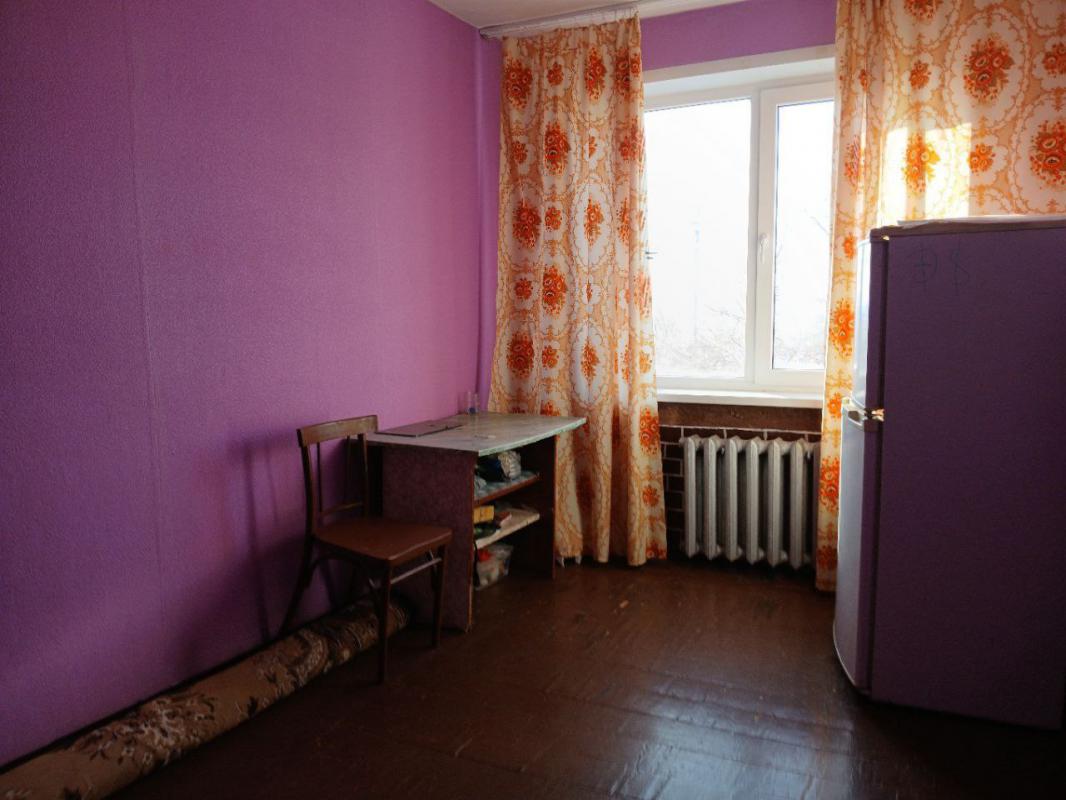 Продается трехкомнатная квартира с раздельными ходами  по адресу г. - Новотроицк