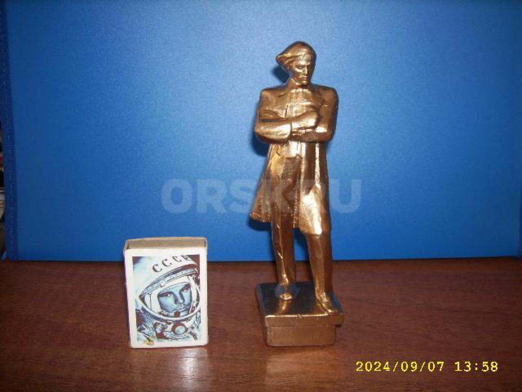 Продам супер раритетные статуэтки времён Советского Союза . №1 - 2800 руб, №2 -1000 руб, №3 -2000 ру - Орск