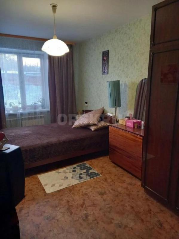 Сдам на длительный срок двухкомнатную квартиру улучшенной планировки, район ул. - Орск