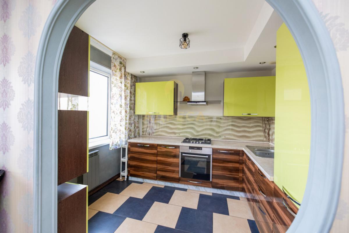 Продается 3-комнатная квартира с дизайнерским ремонтом. - Оренбург