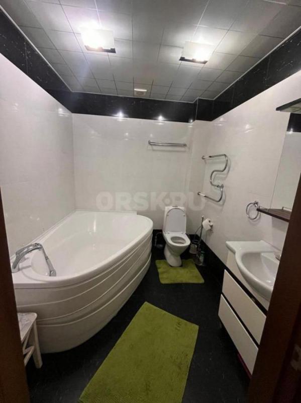 Продаётся уютный и просторный 2-х этажный жилой дом 213,4 кв. - Орск