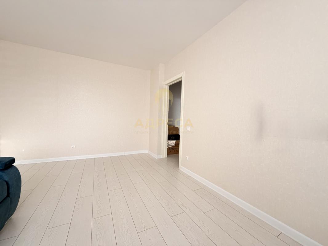 Продается квартира, полностью с ремонтом, расположенная на 1-м этаже 17 этажного дома. - Оренбург