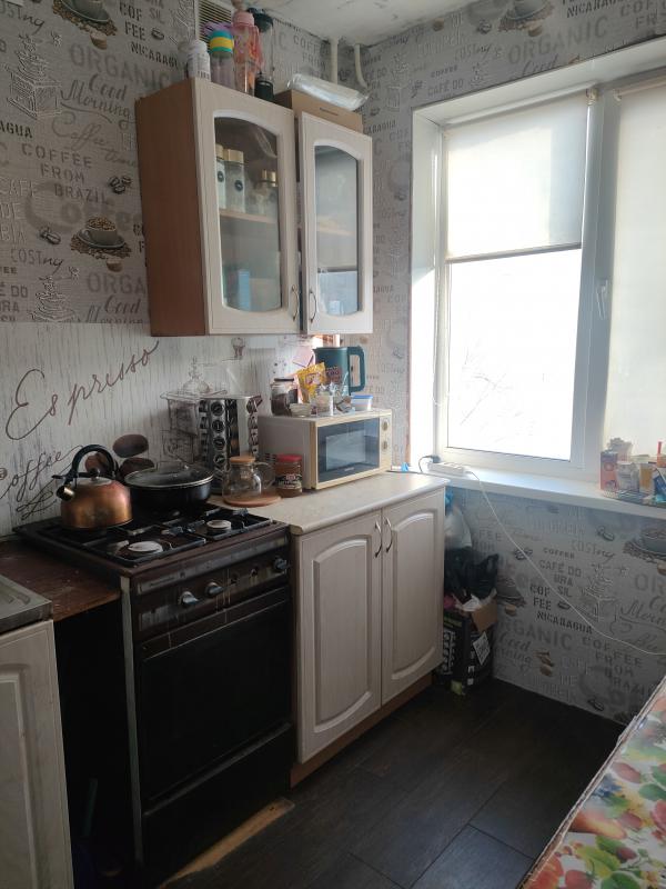 Продаётся уютная трехкомнатная квартира общей площадью 61.3 квадратных метра, расположенная на треть - Новотроицк