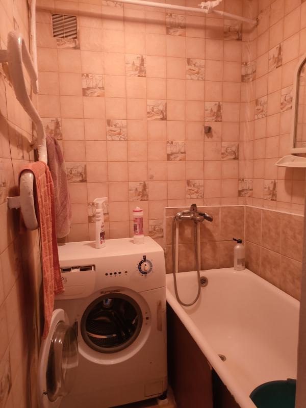 Продаётся уютная двухкомнатная квартира площадью 43.8 квадратных метров на пятом этаже пятиэтажного - Новотроицк