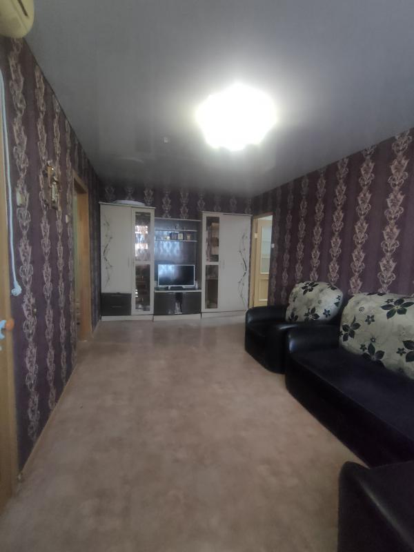 Продаётся просторная четырехкомнатная квартира (45-ка) площадью 61 квадратный метр на пятом этаже пя - Новотроицк