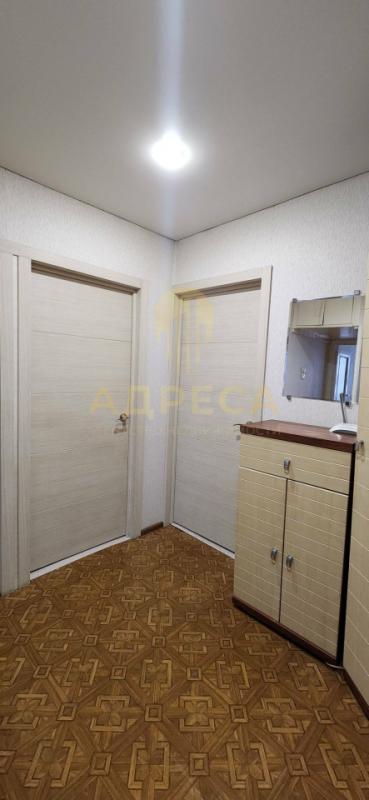 Продается трехкомнатная квартира!📍 Расположение: Удобный первый этаж. - Оренбург