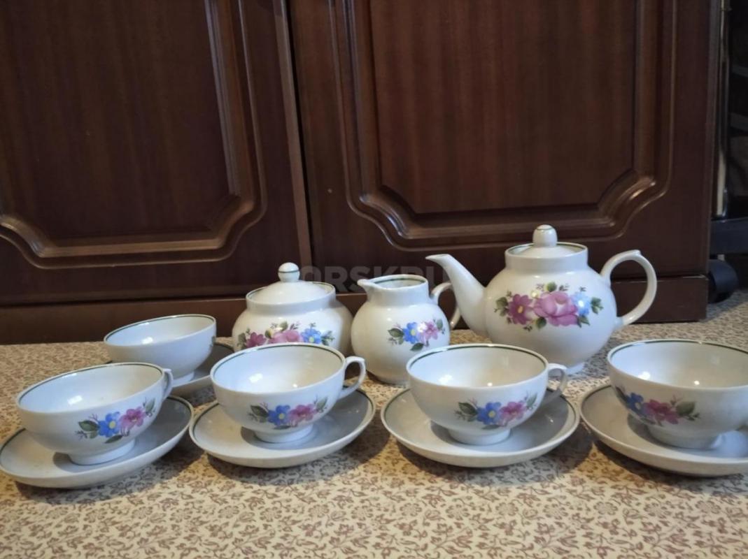 Скороварка кастрюля (6 литров)за 1800 руб.., 2 чайных сервиза ( на 3 и 5 персон) по 1000 руб. - Орск