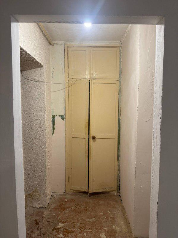 Продаётся 1-комнатная квартира, расположенная на 1 этаже пятиэтажного кирпичного тёплого дома по адр - Гай