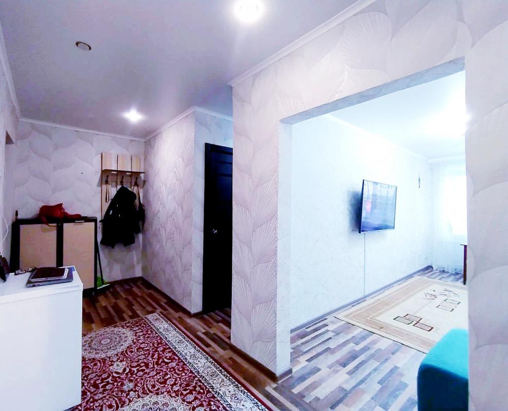 ПРОДАËТСЯ 3-Х КОМНАТНАЯ КВАРТИРА, С НЕОБЫЧНОЙ ПЛАНИРОВКОЙ, НА 5 ЭТАЖЕ, 5-ТИ ЭТАЖНОГО КИРПИЧНОГО ДОМА - Новотроицк