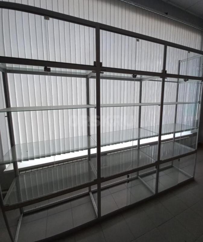 Продаю стеклянные витрины два образца разных размеров. - Орск