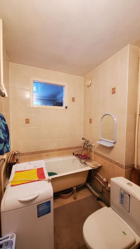 Продается уютная 2-комнатная квартира  расположенная на 2 этаже 5-этажного блочного дома по адресу: - Гай