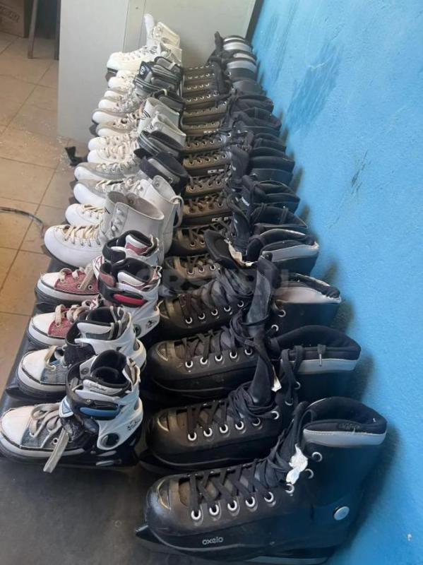 Лыжи с палками и ботинками,комплекты. 5000 рублей Имеются взрослые и детские, так же имеются коньки - Орск