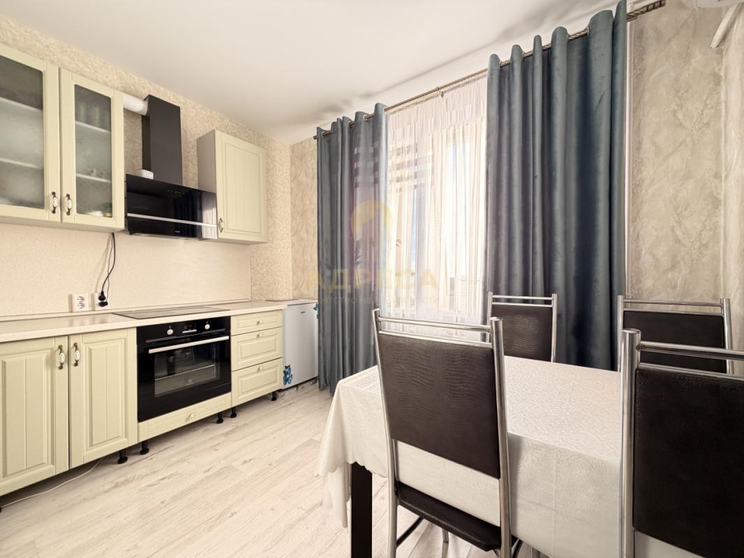 Продается квартира, полностью с ремонтом, расположенная на 17-м этаже монолитного дома. - Оренбург