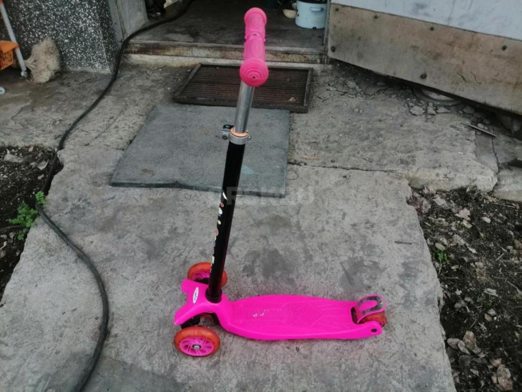 Самокат детский ручка регулируется колеса резиновые светятся при езде в хорошем состоянии район цент - Орск
