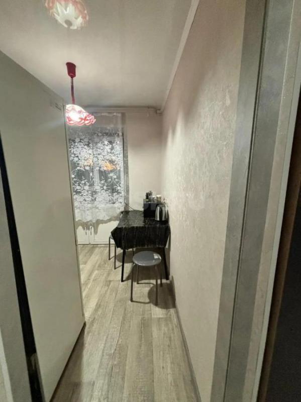 Сдам 1 комнатную квартиру с ремонтом ,с застеклённым балконом ,необходимое всё есть ,холодильник ,ст - Орск