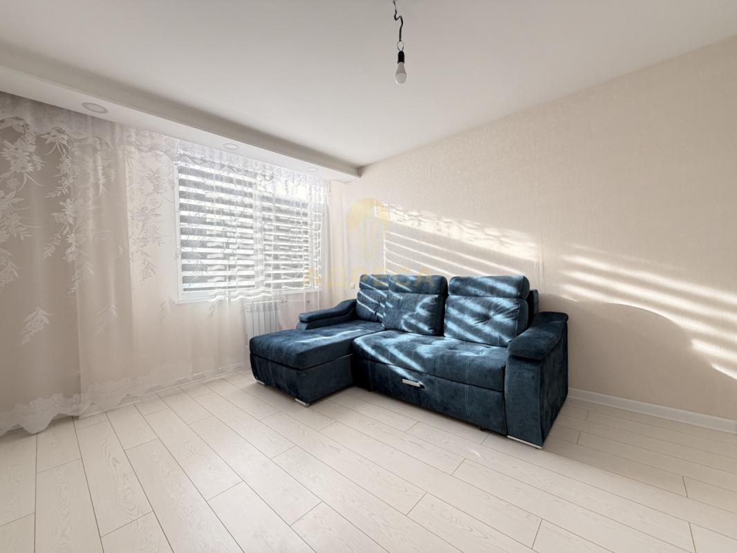 Продается квартира, полностью с ремонтом, расположенная на 1-м этаже 17 этажного дома. - Оренбург