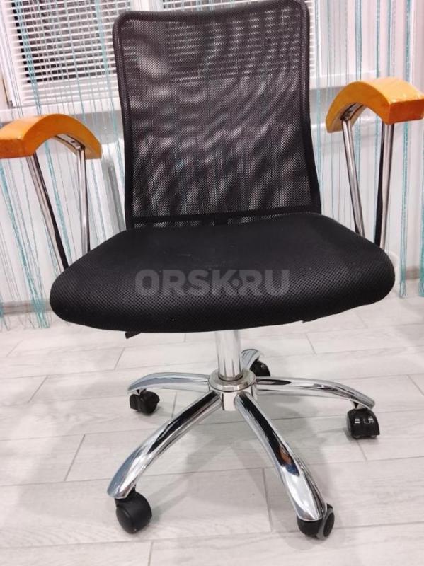 Компьютерный стул, регулируется по высоте - Орск