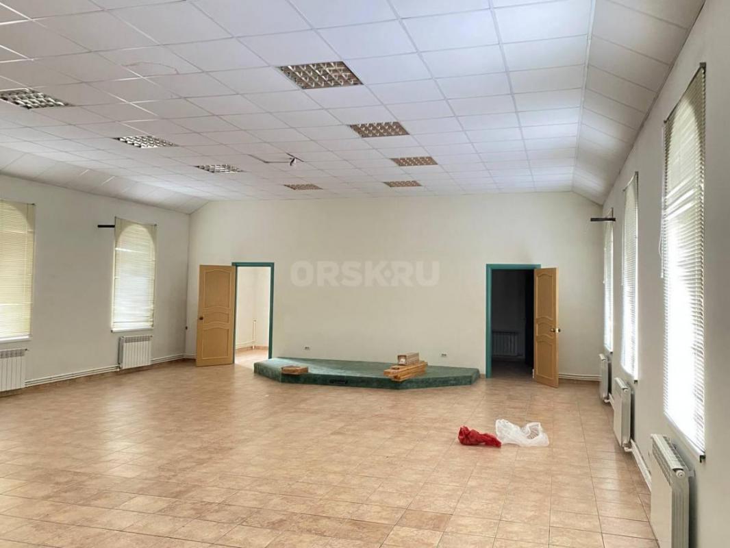 Красивый  большой дом, на незатопляемой территории. - Орск