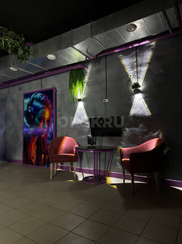 Сдается в субаренду помещение свободного назначения, 80 м 2, в помещении имеется мебель (диваны, сто - Орск