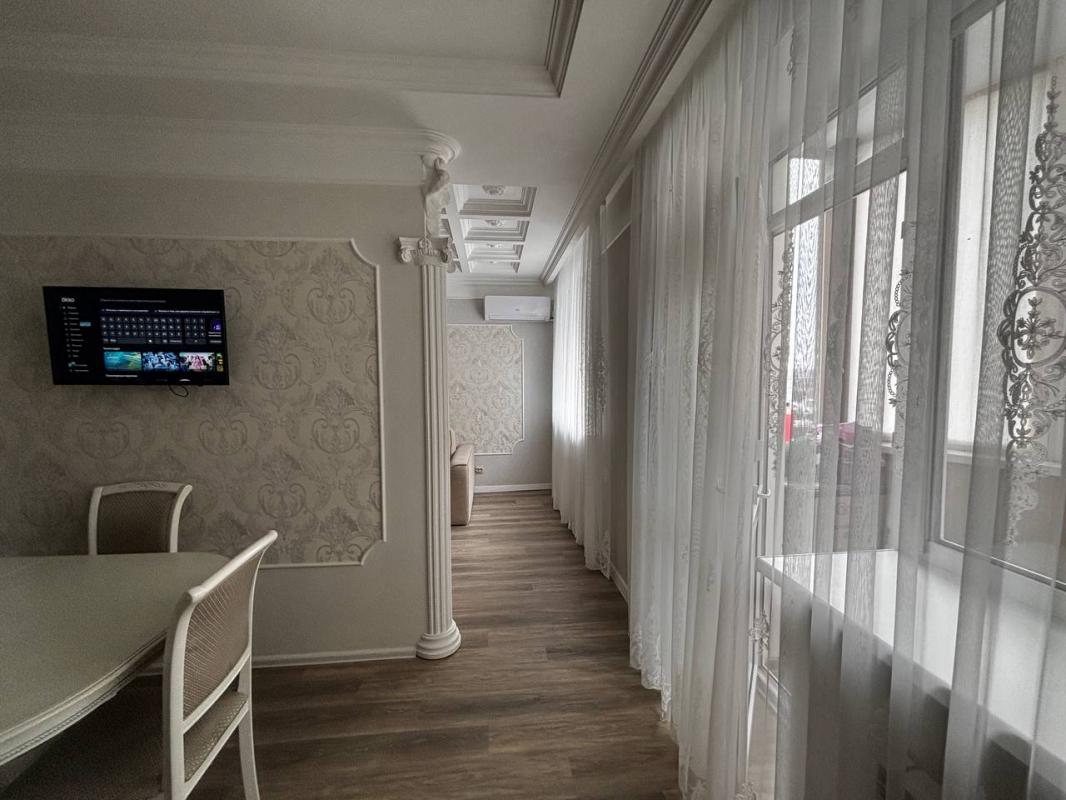 Шикapнaя тpeхкомнaтная квартирa в центpе гoрода! - Оренбург