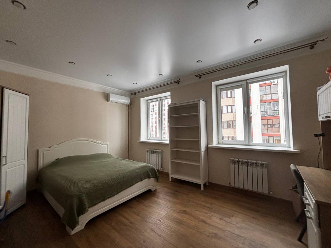 Шикapнaя тpeхкомнaтная квартирa в центpе гoрода! - Оренбург