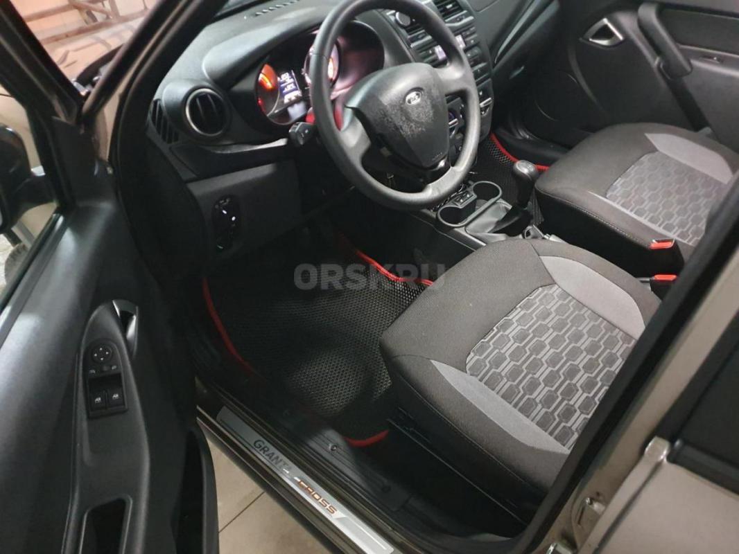 Продам  Гранту Кросс в красивом цвете! - Орск