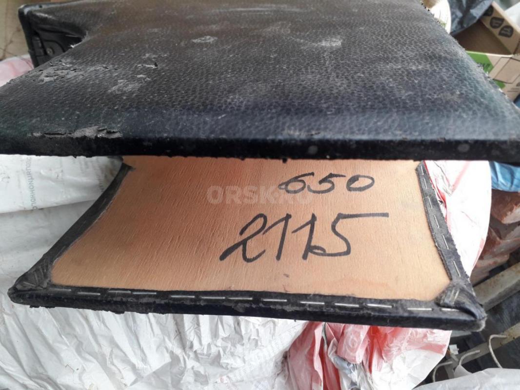 Подлокотник на ВАЗ 2110-15, бу, кожзам местами потёртый. - Орск