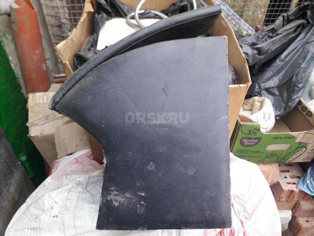 Подлокотник на ВАЗ 2110-15, бу, кожзам местами потёртый. - Орск