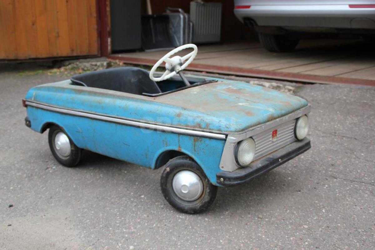 Куплю детские педальные машинки СССР, педальный трактор, педальный мотороллер и др. - Орск