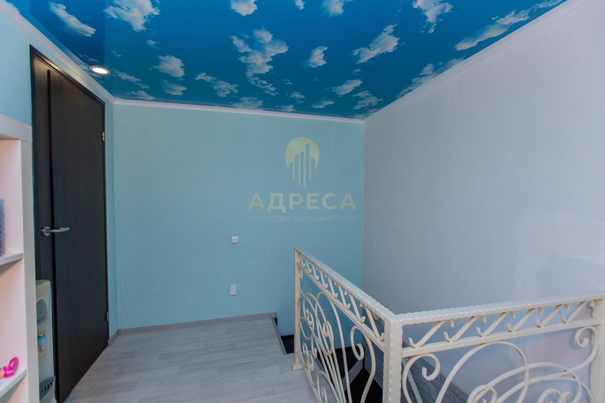 Продаётся 2-х этажный дом с земельным участком площадью 6 соток. - Оренбург