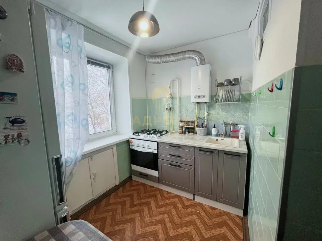 Продается  просторная и светлая 3-комнатная квартира в районе с развитой инфраструктурой. - Оренбург