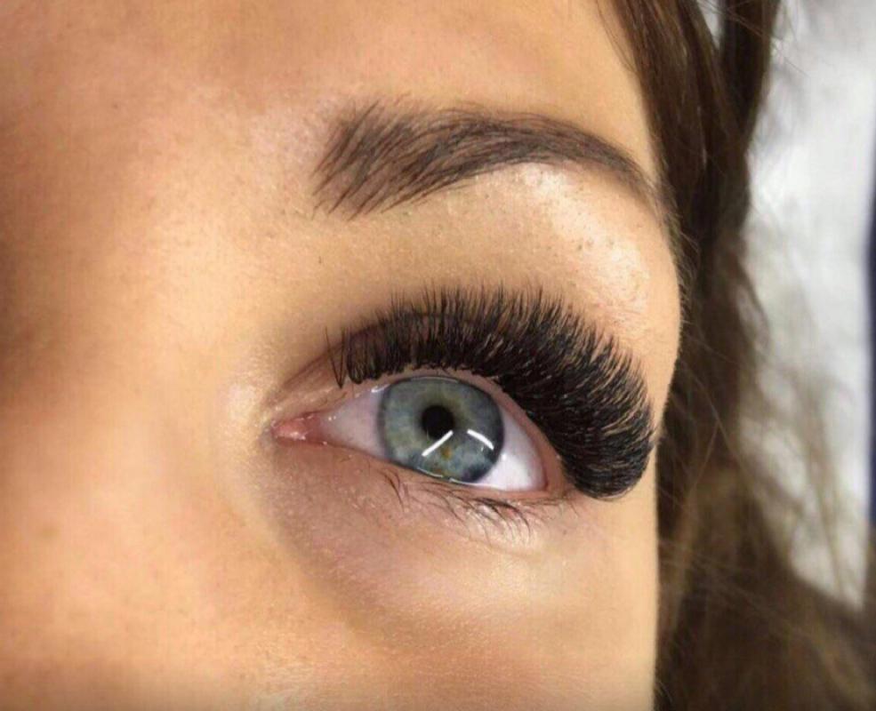 Здравствуй дорогой клиент!)
Меня зовут Гульнара - мастер по наращиванию ресниц с июня 2014 г. - Орск