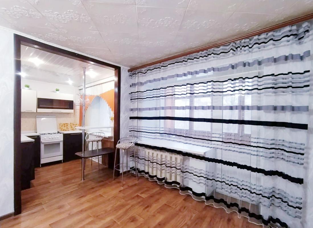 ПРОДАËТСЯ 2-Х КОМНАТНАЯ КВАРТИРА НА 3 ЭТАЖЕ, КИРПИЧНОГО ДОМА, ПОСЛЕ КАПИТАЛЬНОГО РЕМОНТА, В ЦЕНТРЕ Г - Новотроицк