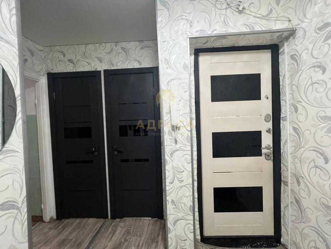 Продается  просторная и светлая 3-комнатная квартира в районе с развитой инфраструктурой. - Оренбург