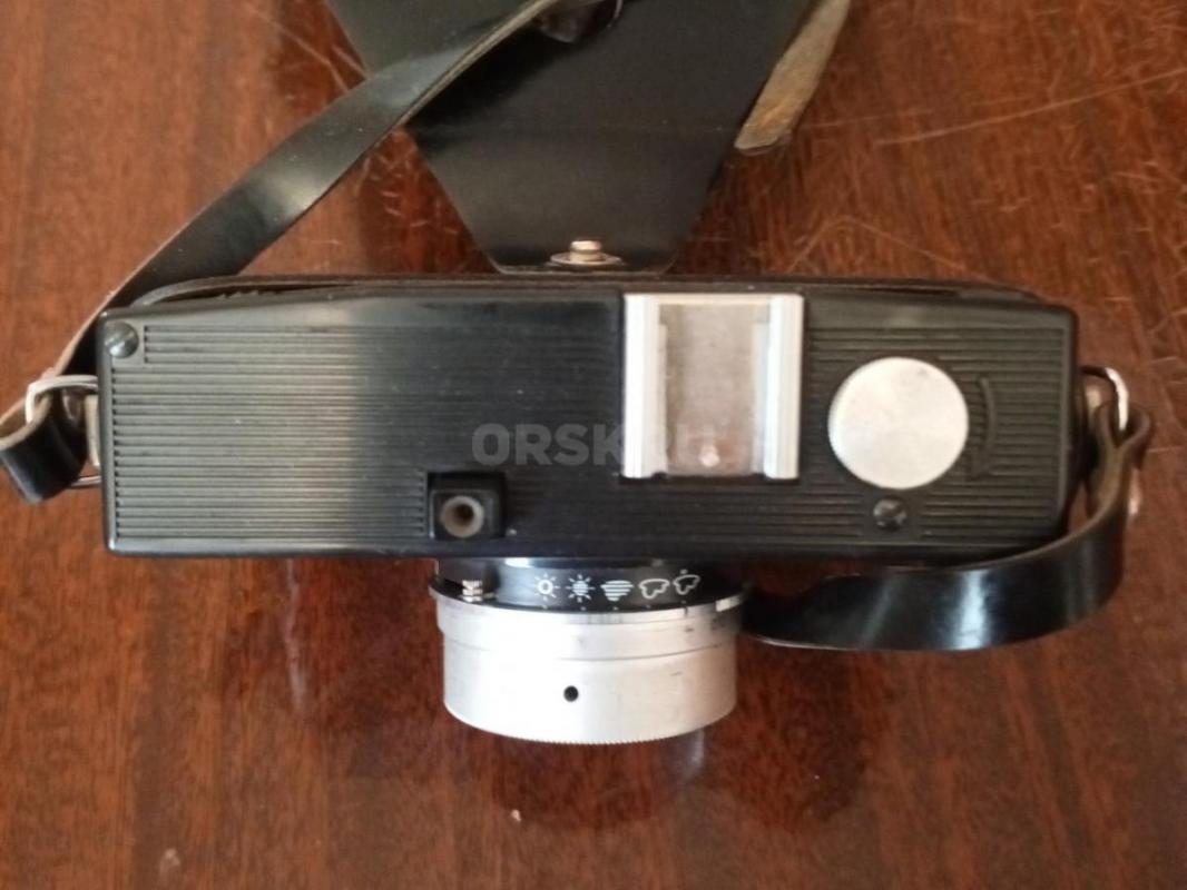 Продам советские плёночные фотоаппараты "Зенит-Е", "Смена 8М", & - Орск